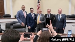 Американські законодавці після слухань Гельсінської комісії у Вашингтоні, 21 квітня 2026 року