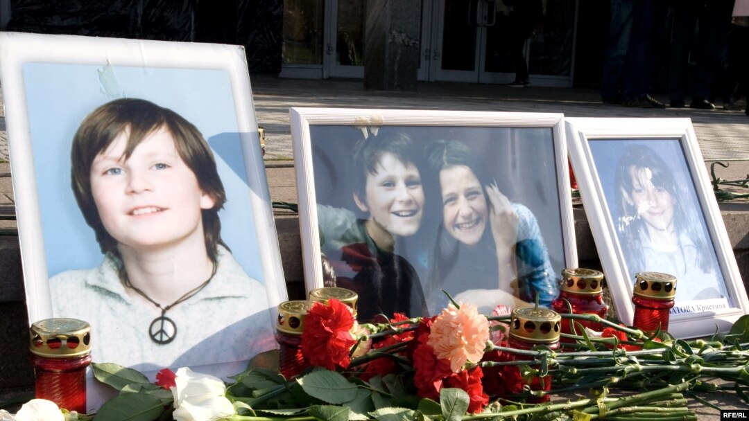 На митинге в память о жертвах трагедии на Дубровке, 26 октября 2008