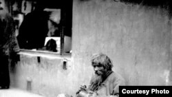 Нищий // Москва, 1900 г. [Фото — <a href=http://rgakfd.ru/index.htm target="_blank">РГАКФД</a>]