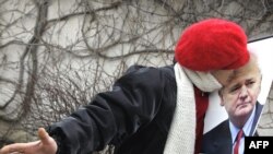 Na Miloševićevom grobu, 11. mart 2009.