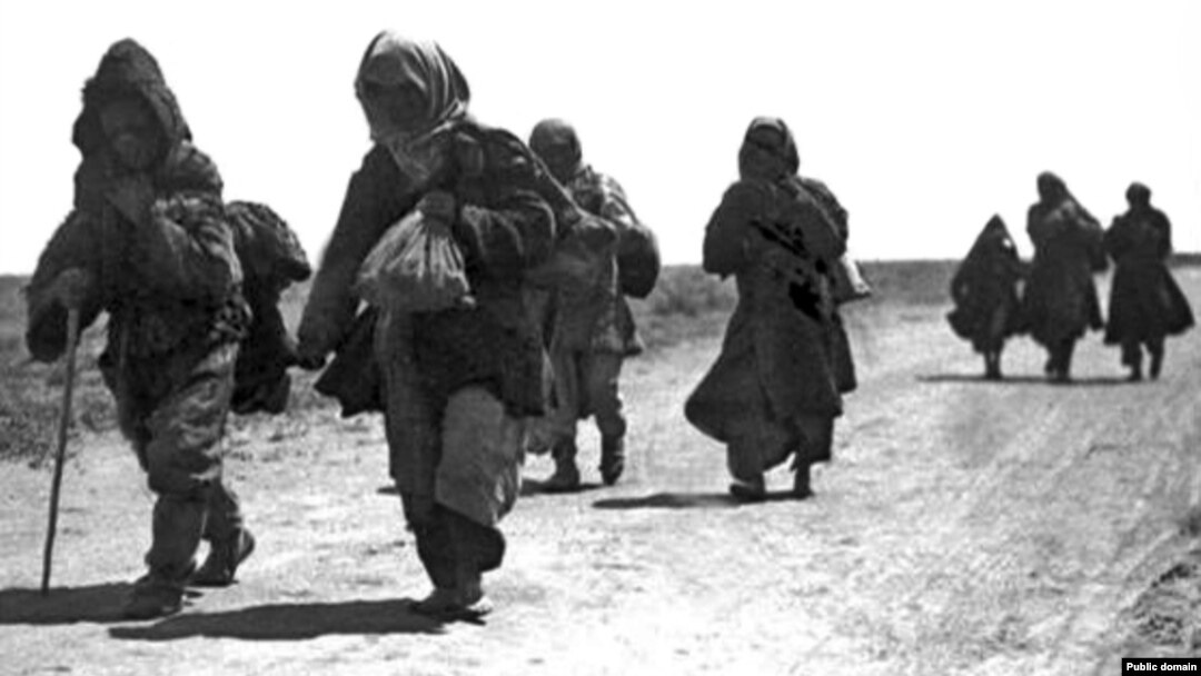 1930нчы елларда күп халыклар ачлыктан качып торган җирләрен ташлап китә
