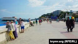 Набережная Алушты