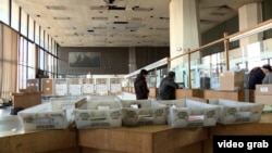 Култната шалтер сала на Пошта, илустрација за пропаѓањето на ова претпријатие