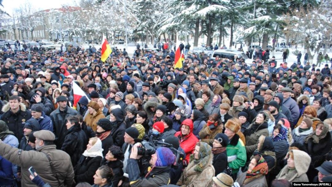 Акция сторонников А.Джиоевой в Цхинвали. 1 декабря, 2011