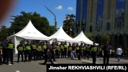 კარვები რუსთაველის გამზირზე, 11 ივნისი