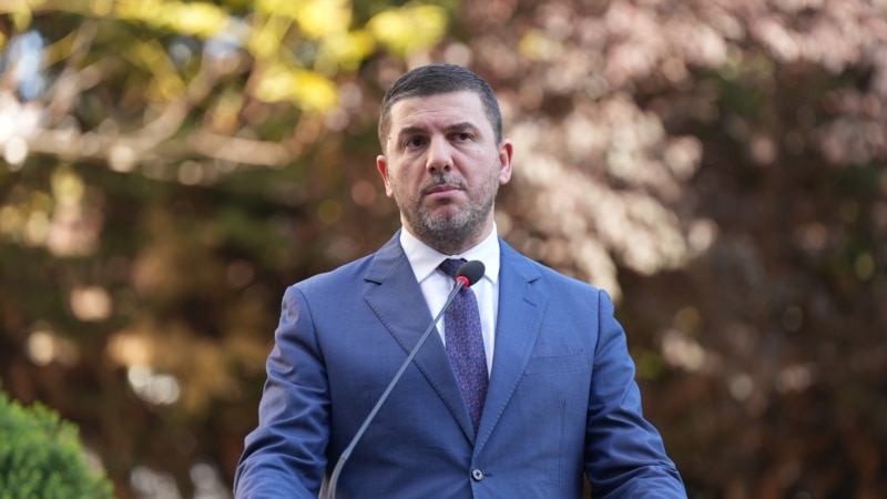 Memli Krasniqi jep dorëheqje si kryetar i PDK-së