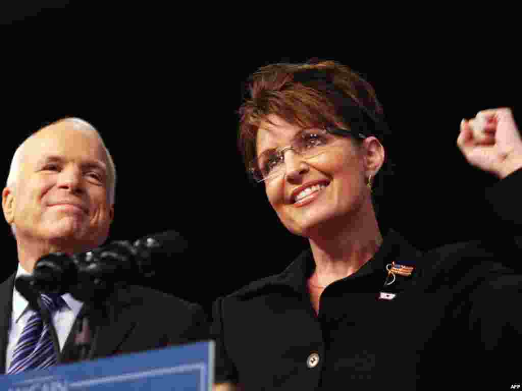 U.S. presidential election - Presumptive Republican presidential nominee John McCain announced Alaska Governor Sarah Palin as his vice-presidential running mate at a campaign rally in Dayton, Ohio. 29 August 2008.