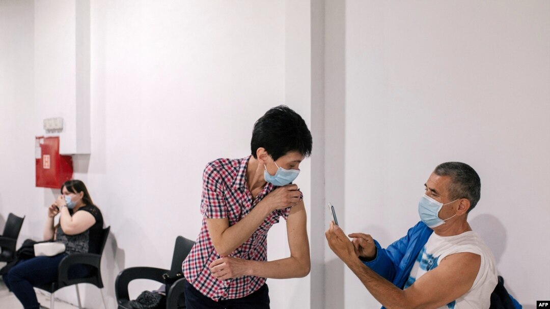 Vaccinurile disponibile pe piață ar avea rezultate mai modeste în fața noii variante din India.