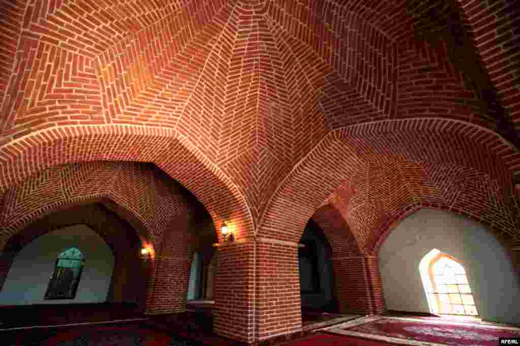 Əlincə qalası və Nəiminin məzarı #26