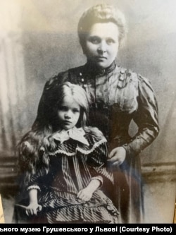 Марія Грушевська з донькою