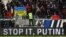 Mesaje împotriva lui Vladimir Putin și războiului declanșat în Ucraina au apărut pe stadioanele din Europa. Imagine din 26 februarie, Germania, de la meciul Eintracht Frankfurt - Bayern Munchen.