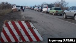 Пункт пропуска "Чонгар" на административной границе с Крымом. 29 декабря 2014 года. 