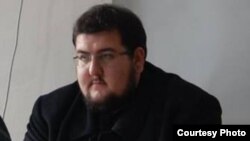 Давид Стефаноски, апсолвент на институтот за безбедност, одбрана и мир и член на Младинска Организација Мугра. 