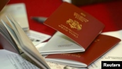 Za crnogorski pasoš (na fotografiji, 2008.) posredstvom investicija bilo je zainteresovano blizu 700 osoba i to najviše iz Rusije, Kine, SAD-a i Libana.