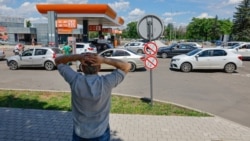 Russian Fuel Shortages Trigger Fights, Public Anger