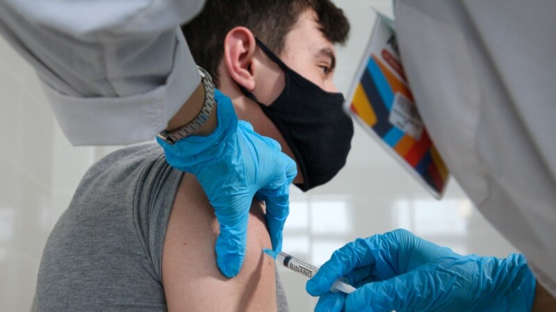COVID-19: крымчан собираются трижды в сутки информировать об очередях в пунктах вакцинации