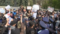 Kazakhs Protest Against Foreign Ownership Of Land