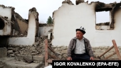 Кыргызстан. Подожженный и разрушенный дом в селе Кок-Терек Баткенской области, недалеко от кыргызско-таджикской границы.