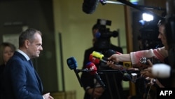Noul premier polonez Donald Tusk depolitizează instituțiile presei de stat și revigorează presa liberă. 