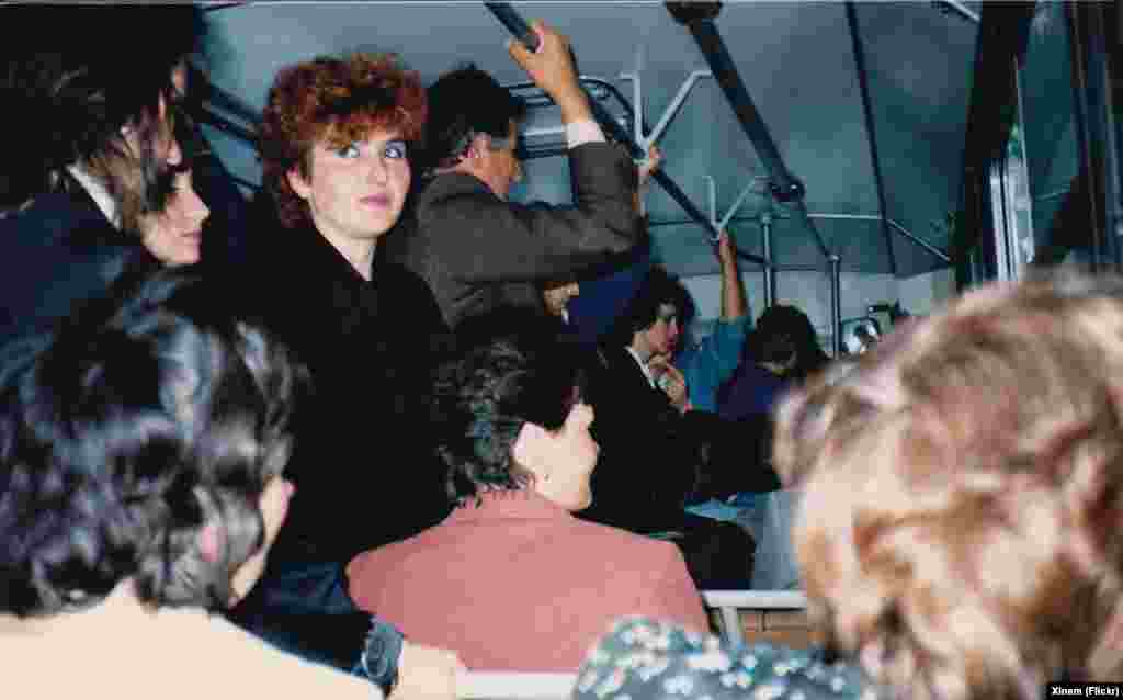 Препълнен трамвай в Сараево, 1987 г.