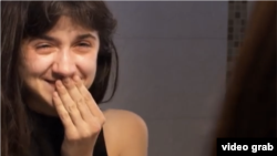 Imagine din filmul „Culorile” despre violența în familie