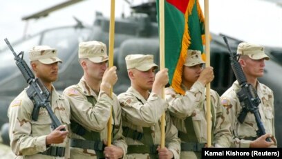 Смотреть би-сексуалды балабақша кеші порно онлайн. Бразилия көшелеріндегі карнавал жалаңаш секс