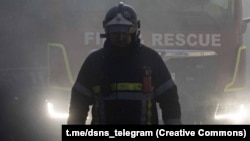 ДСНС нагадує, що підніматися на вагони, цистерни чи інші конструкції поблизу контактних мереж заборонено (фото ілюстраційне)