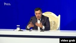 Садыр Жапаров на пресс-конференции в Бишкеке. 12 ноября 2020 года.