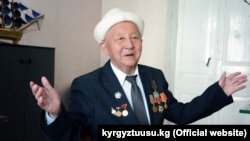 Кыргыз эл жазуучусу Калканбай Ашымбаев.  2019-жылдын март айындагы сүрөт.
