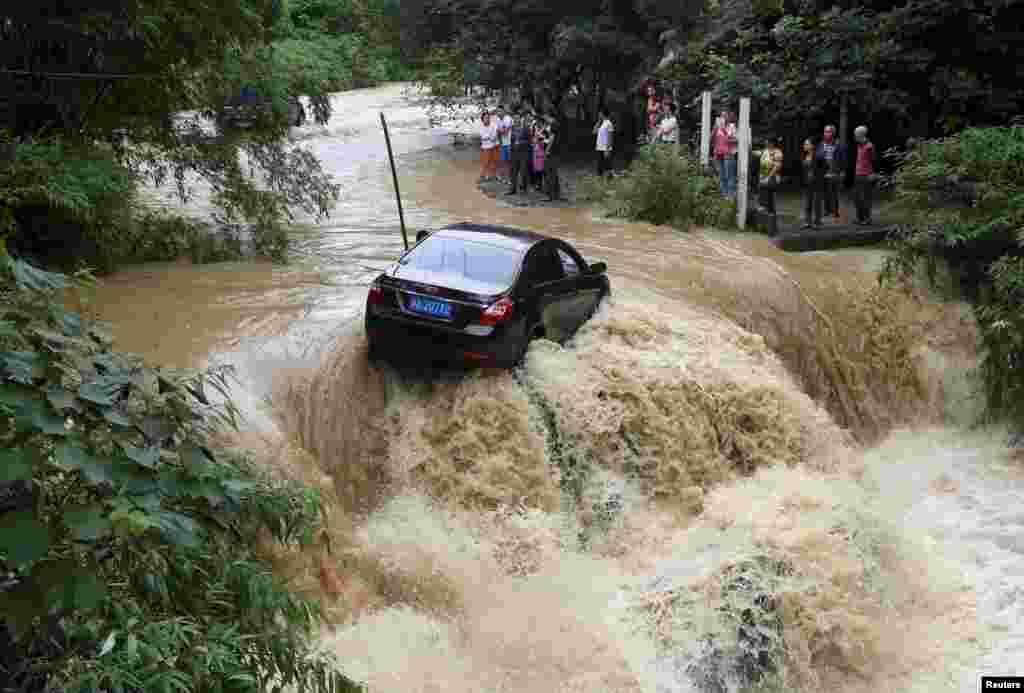 Çinin&nbsp;​Chongqing ərasizində baş verən daşqın zamanı çəkilmiş foto