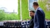 Зеленський і Мерц проходять повз почесний караул під час церемонії зустрічі президента України у Берліні. Німеччина, 28 травня 2025 року 
