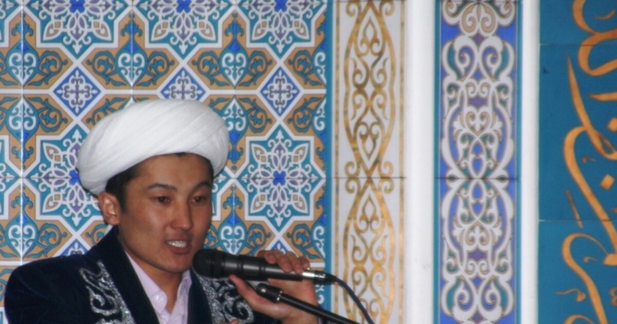 Аннет порно Миа Халифа өзінің сүйкімді сиськиіне көп сперма алады