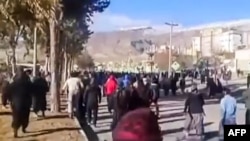 Протест в районе Малекшахи, провинция Илам на западе Ирана, 3 января 2026 года