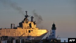 Вертолетоносец «Владивосток» класса Mistral LHD-амфибия, построенный по заказу России во Франции на верфи в Сен-Назер,  5 марта 2014