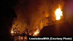 Жылы дом пасьля расейскага ўдару па Адэсе, 6 красавіка 2026 гоуд