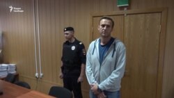 Навальный - в тюрьме, Удальцов - госпитализирован