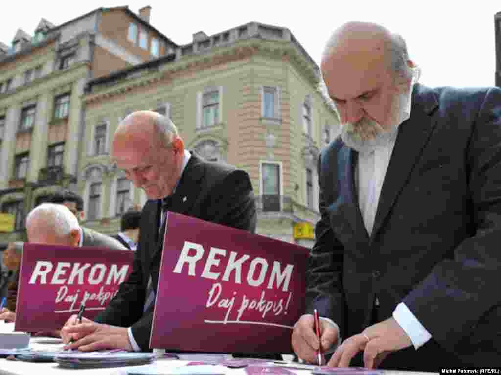 Javne ličnosti podržale REKOM, Sarajevo, 26.04.2011. Foto: RSE / Midhat Poturović 