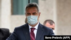 претседателот Мило Ѓукановиќ