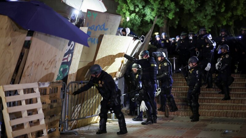 Policija uklanja kamp demonstranta na univerzitetu u Los Anđelesu