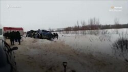 Россия: под Калугой опрокинулся автобус с детьми, есть погибшие (видео)