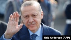 Recep Tayyip Erdogan pe aeroportul din Berlin