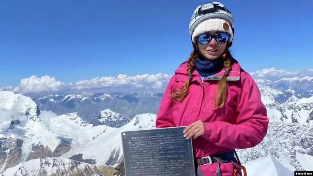 гараждар артындағы веб-камера қыздар