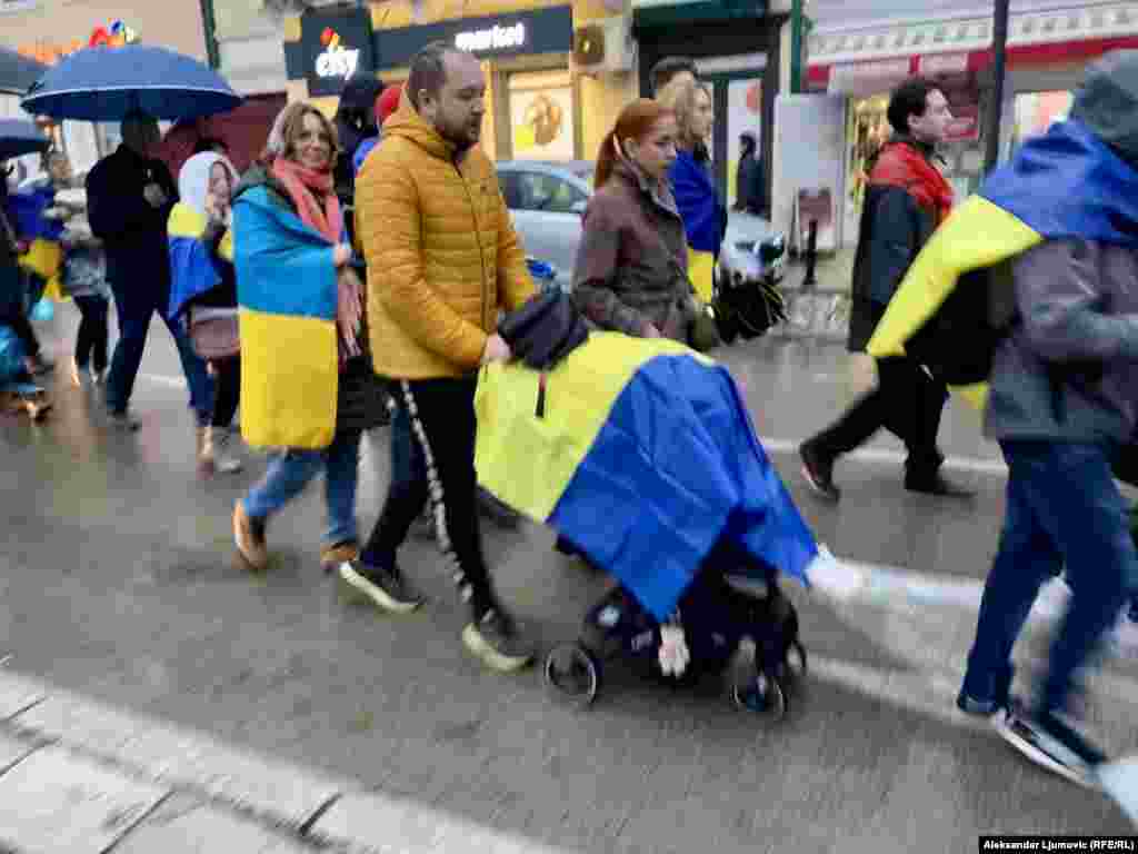 &quot;Naš glas protiv agresije, nasilja i nepravde mora biti glasan i odlučan, jer ćutanje podržava agresora&quot;, poručili su okupljeni.