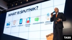 Дмитрий Киселев на презентации новостного агентства Sputnik, ноябрь 2014 года.
