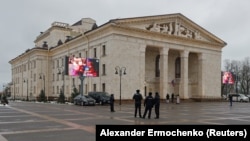 Gilded Grave: Photographers Capture Interior Of Rebuilt Mariupol Theater