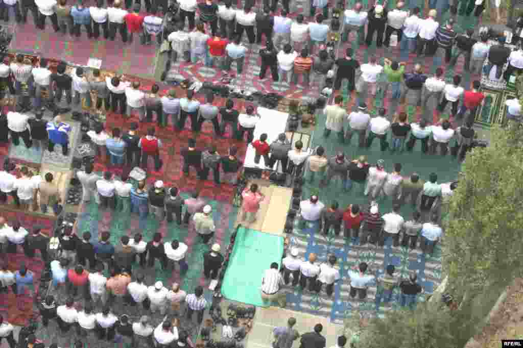 İlahiyyət məsçidində cümə namazı. #15