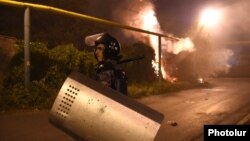 Armenia -- Riot police clash with protesters in Yerevan's Sari Tagh neighborhood, 29Jul2016.