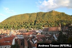 Piața Sfatului din Brașov văzută de la Turnul Alb.