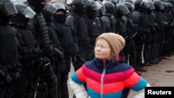 Élőlánc és rendőri brutalitás: tüntetések Navalnijért