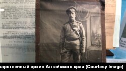 30 жовтня 1943 року 70-річного Станіслава Бердовського і його 24-річну дочку заарештували за звинуваченням в антирадянській пропаганді. Фото із Державного архіву Алтайського краю Росії